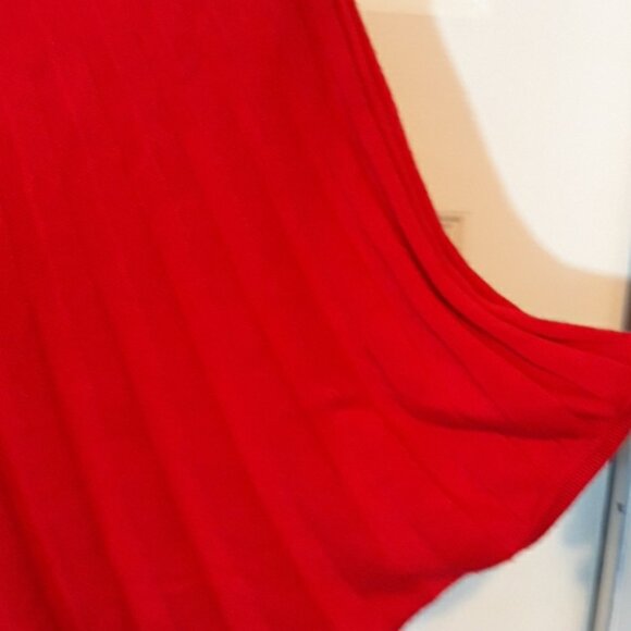 Express red top - Picture 4 of 8